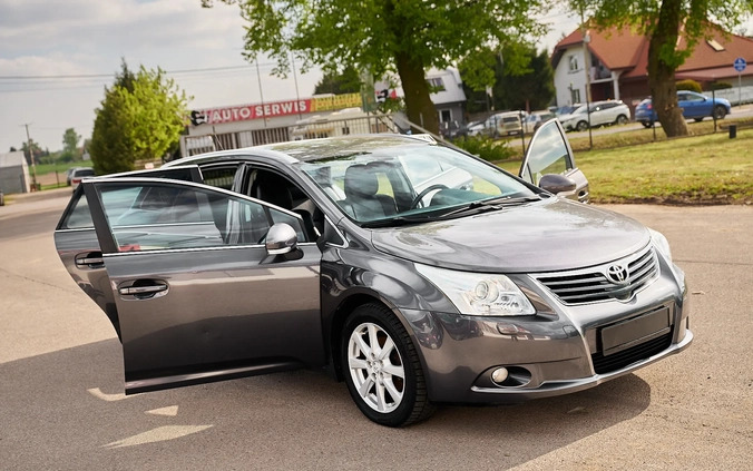 Toyota Avensis cena 28900 przebieg: 214000, rok produkcji 2009 z Sieradz małe 742